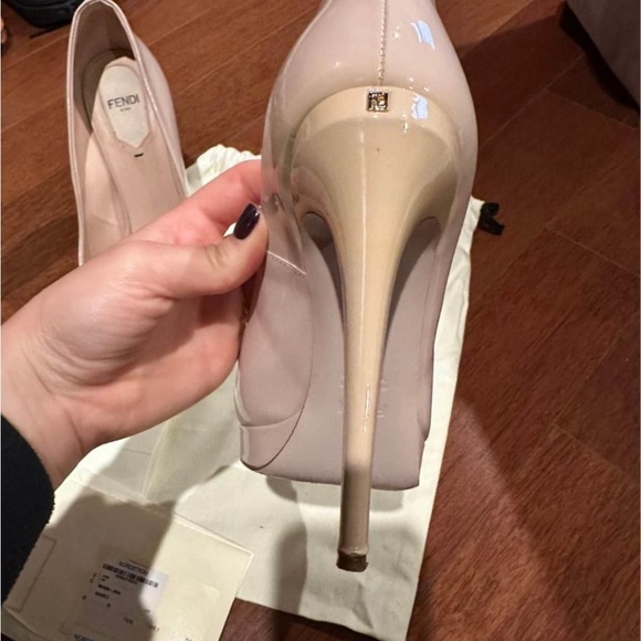 Fendi heels size 38 - Picture 2 of 4